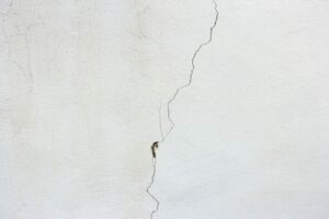 Cracks in Textured Walls